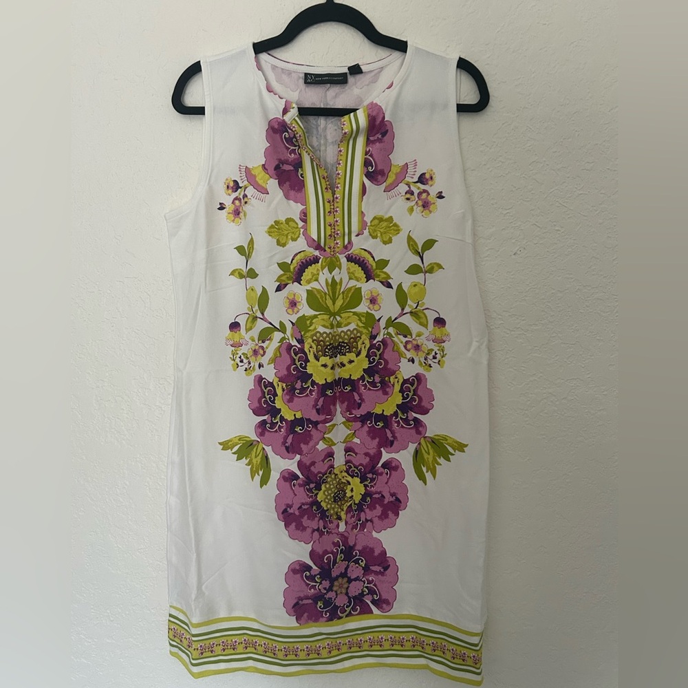 208. Flower short dress, New York and Company